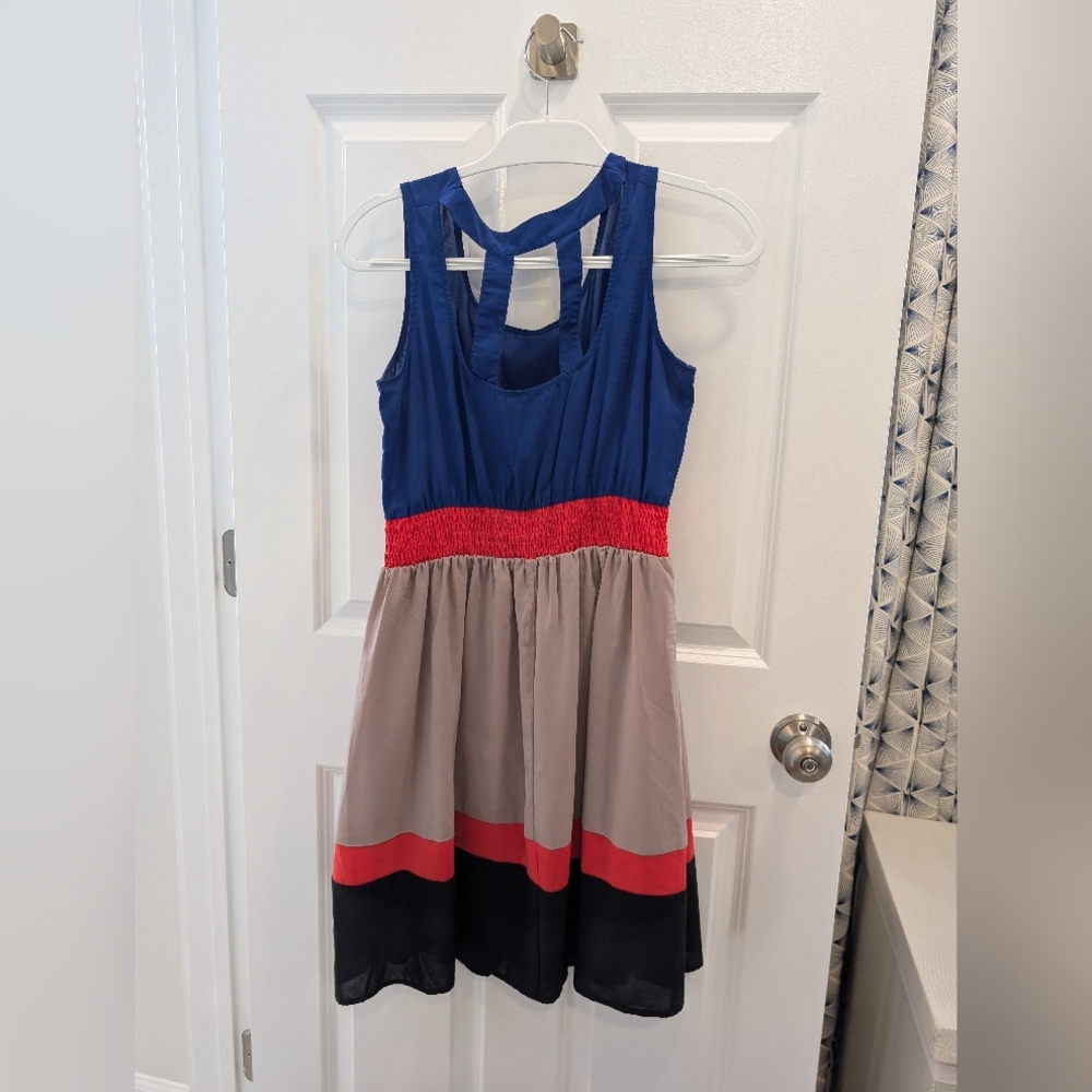 Stylish Colorblock Dress - Picture 7 of 10